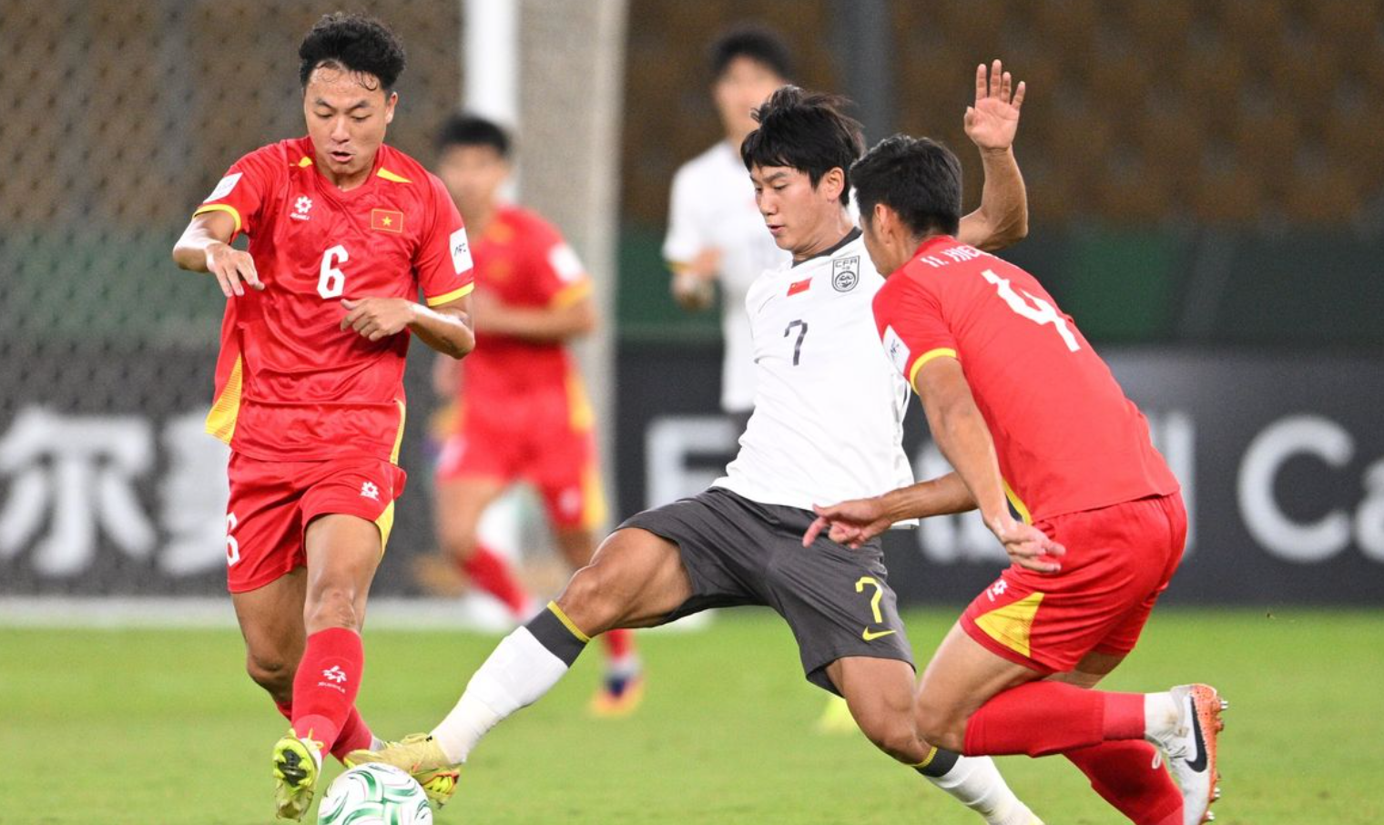 官方网页版登录-从2-1到0-1！中国队先赢后输日本 亚洲杯冠军希望大 决赛赛程如下